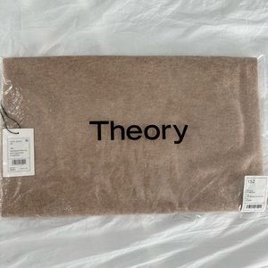 Theory Cozy Cashmere Scarf